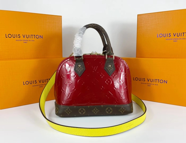 ルイヴィトンバッグ正面デザイン